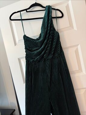 Asymmetric One-Shoulder Emerald Green Pleated Jumpsuit